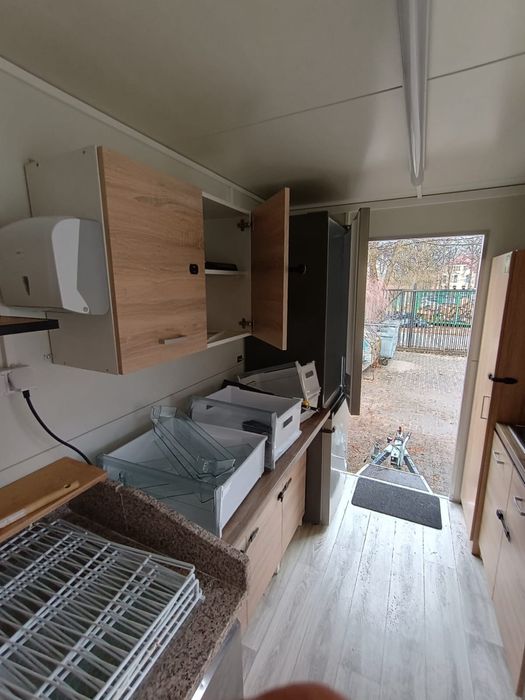 Food truck pizza Przyczepa do pizzy 5m*2m rocznik 2025 - gotowa do pracy
