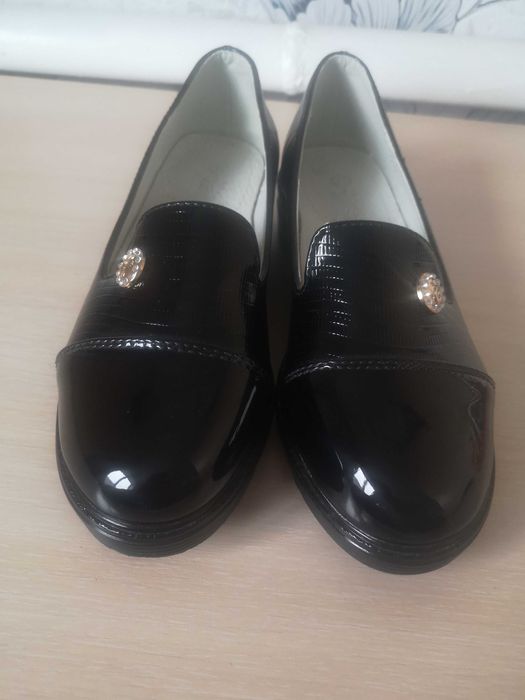 Лаковані туфелькі 33 р.