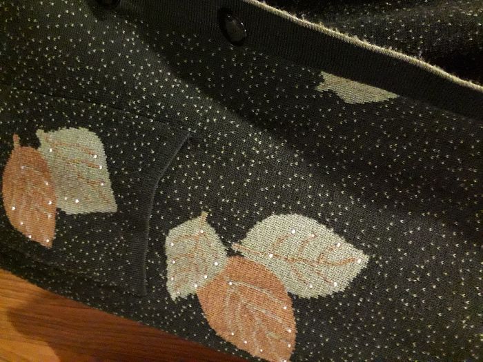 NIESPOTYKANY sweter z wzorem liści - piękny kolor BUTELKOWA ZIELEŃ!