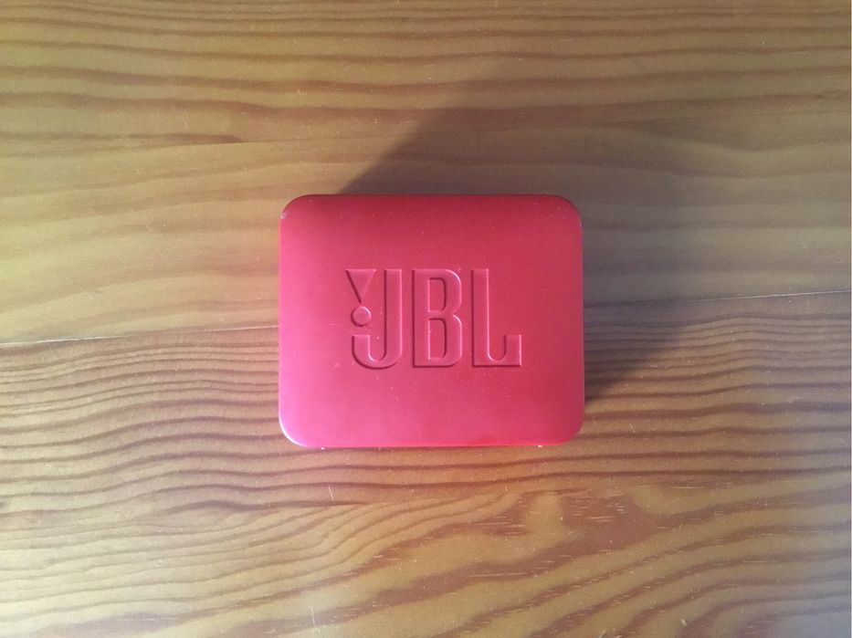 Coluna JBL Go 2 em bom estado (vermelha)