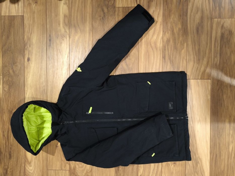 Kurtka parka czarna 4f chłopięca 152 neodry 5000 stan bdb