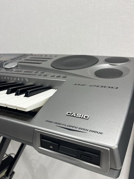 Синтезатор Casio MZ-2000  / Автоаккомпанемен / Оркестратор