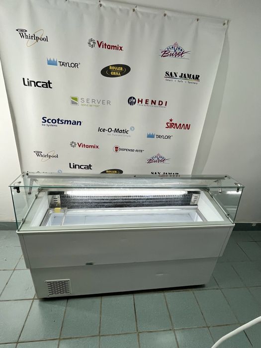 Вітрина морозильна для морозива Gelato Eskimo 9 Італія