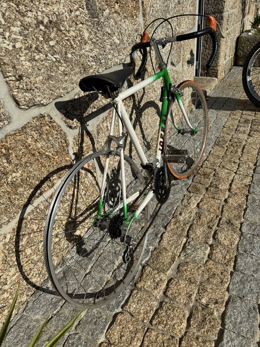 Bicicleta de estrada vintage roda 24