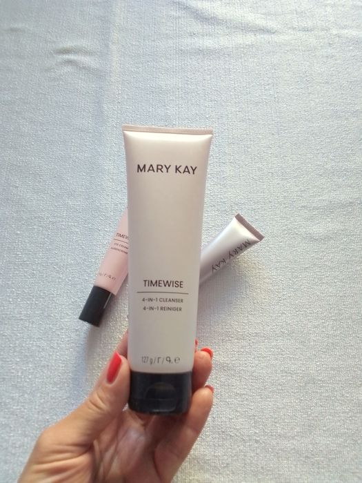 Oczyszczający żel 4 w 1 TimeWise Mary Kay