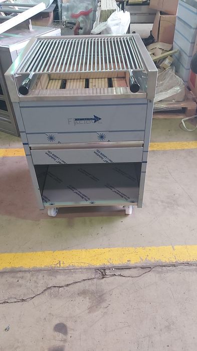 Churrasqueira carvão na vertical