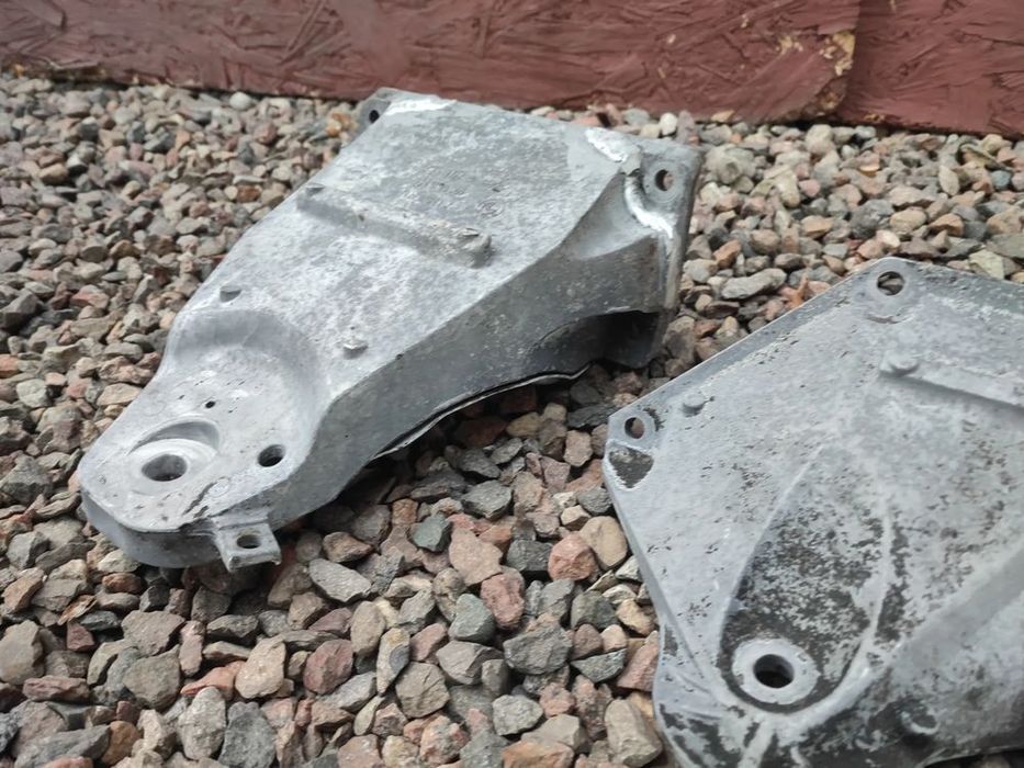 bmw e60 / e61 oryginalne łapy silnika / łapa zawieszenia lewa / praw