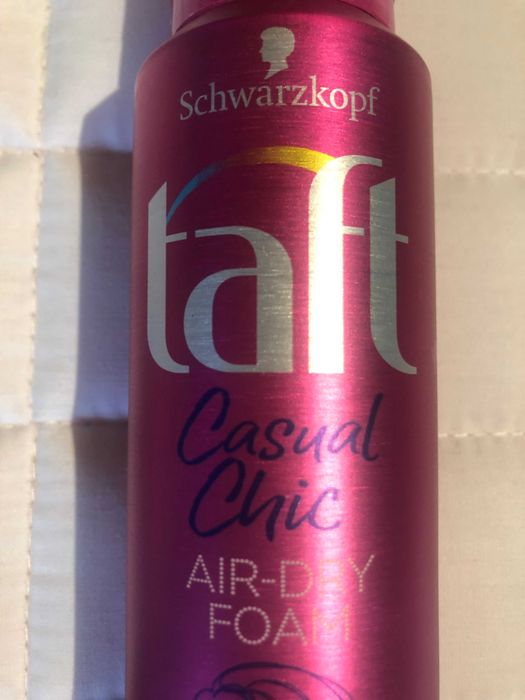 Spray do włosów Schwarzkopf Taft Casual Chic 150 ml