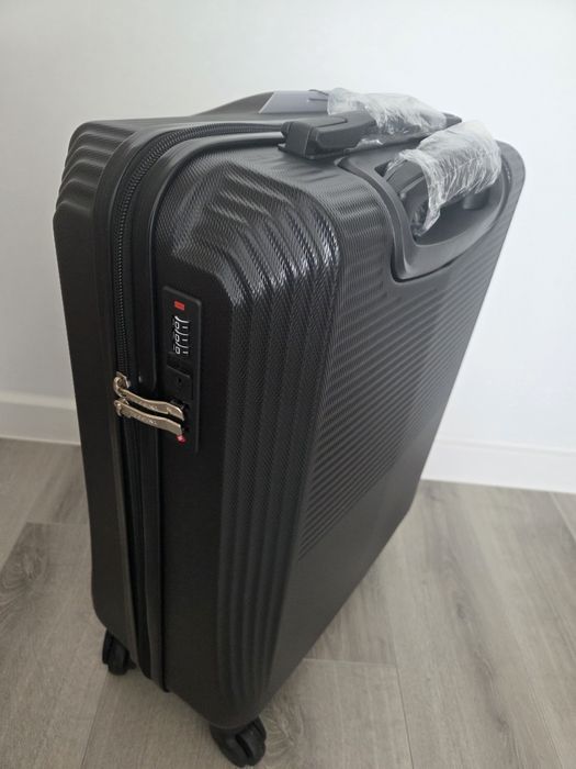 Walizka czarna Puccini 34l