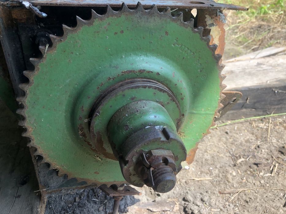 Запчастини john deere джон дір двигун коробка вали варіатори шківи