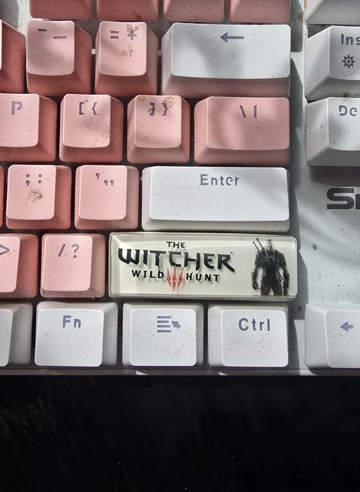 Keycap wiedźmin na Shift/ klawisz