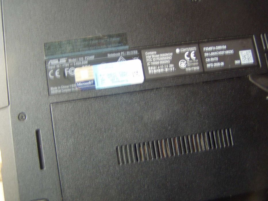 Laptop Asus model P 2540F