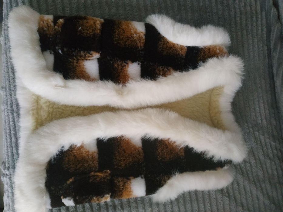 Детская жилетка теплая