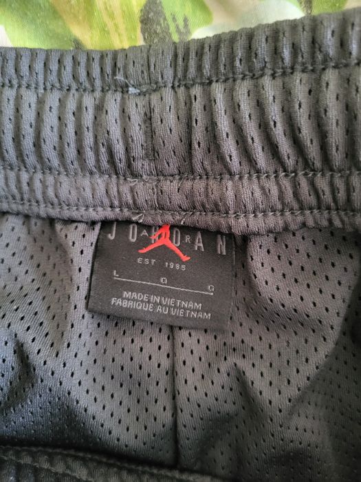 Продам шорты джордан