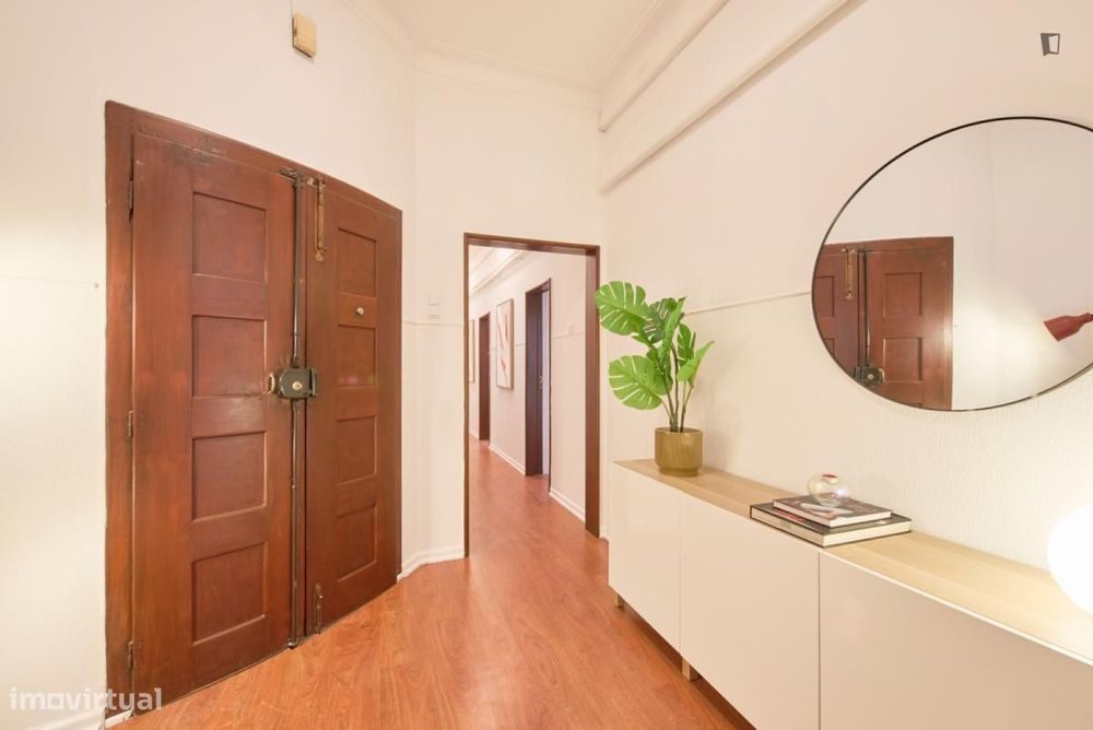 Quarto - localizado em Estrela Lisbon