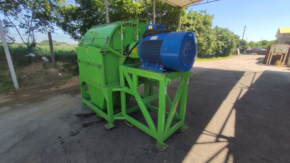 Młyn bijakowy do trocin zrębki 75kW