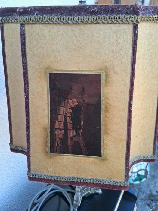 Piękna stara lampa.