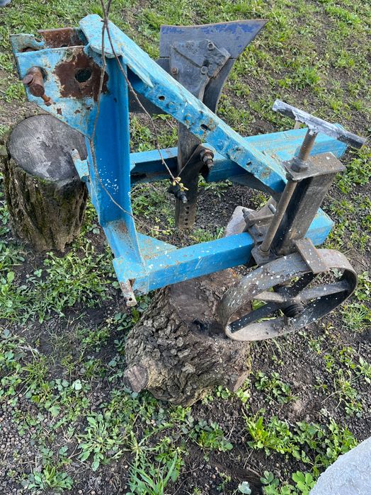 Плуг для трактора