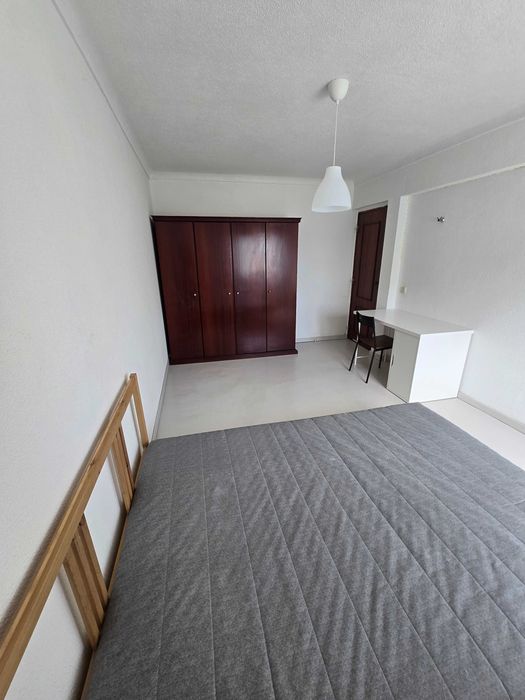 3 quartos para arrendar em duplex na Alapraia