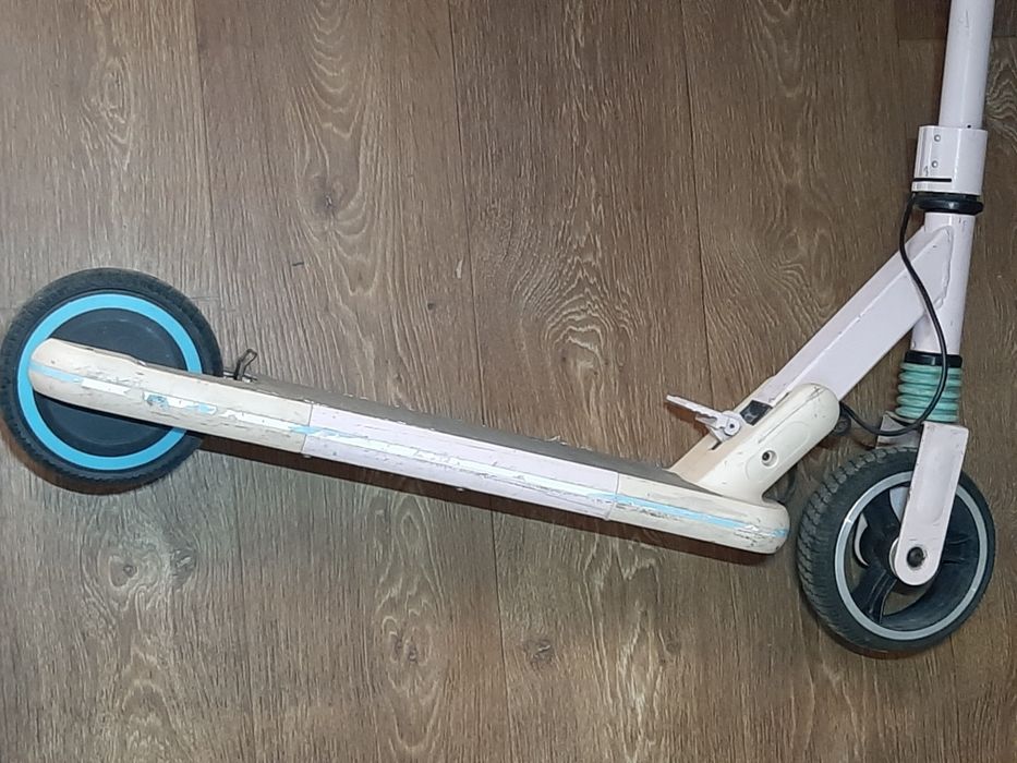 Електросамокат дитячий Giant Kids E10 Pro