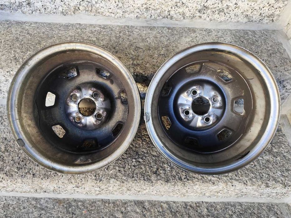 Vendo 2 jantes Nissan Micra K10 originais