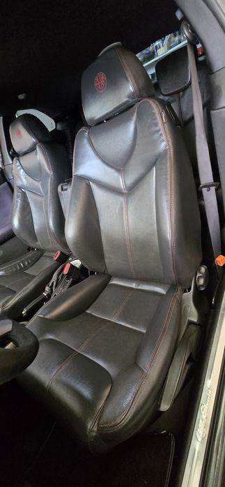 Bancos alfa romeo gt em pele