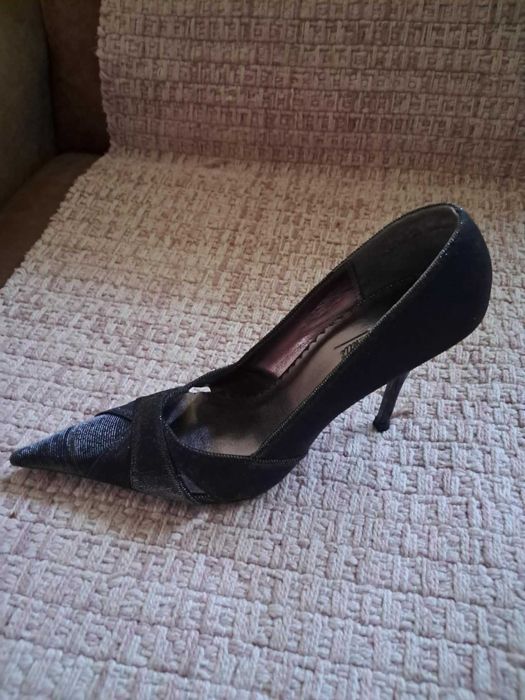 Чорні жіночі туфлі