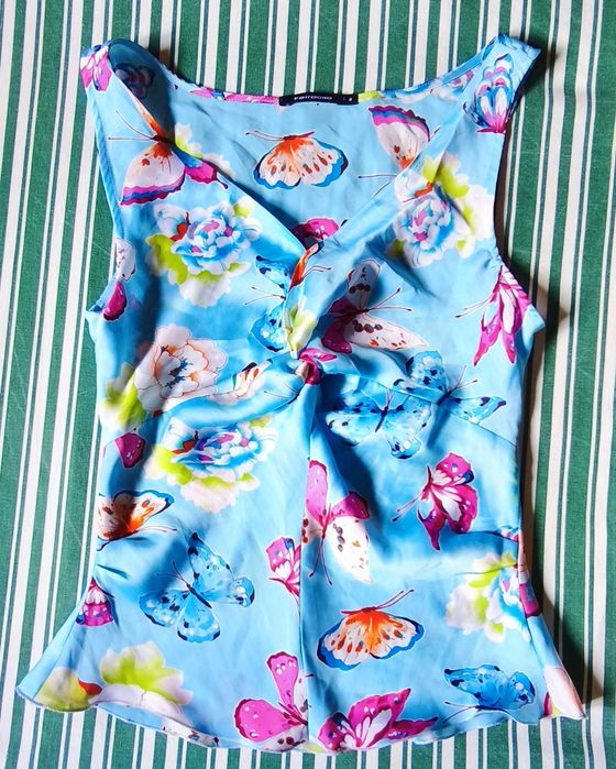 Lindo Top Florido com Borboletas - Tamanho 2 (38) - Impecável!