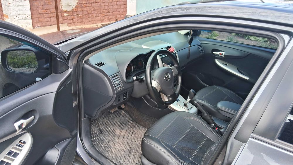 Авто Toyota corolla