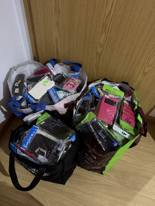 Lote de Capas para Telemovél - Novas