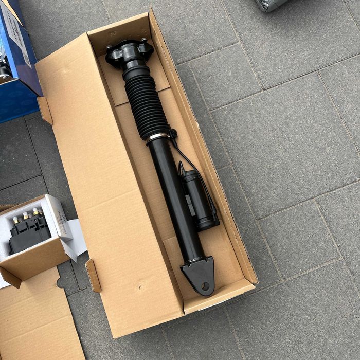 Пневмостійка пневмобалон компрессор BMW БМВ E39E53E61E70F07F11F01F02