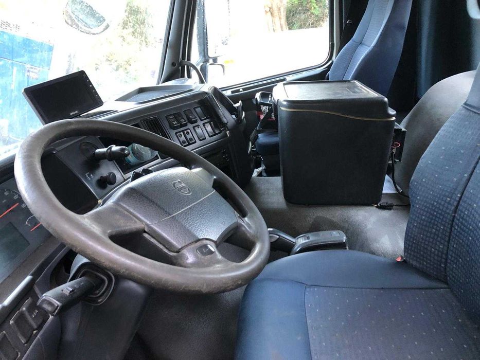 Volvo FM 8x4 Camião Basculante com grua Palfinger
