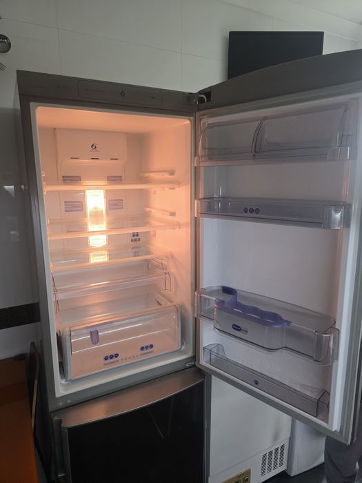 Frigorífico combinado Whirlpool INOX