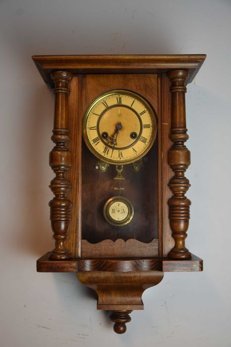 Wiszący zegar ścienny Junghans A06 - miniatura