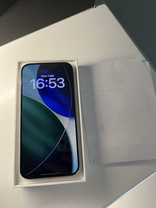 iPhone 15 pro idealnym stanie