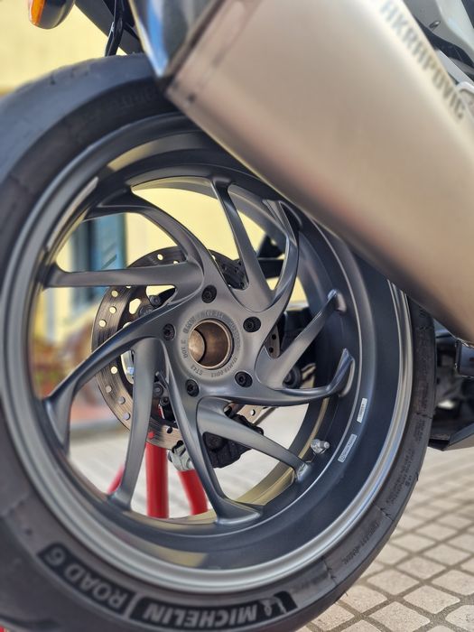 BMW K1300S Akrapovic