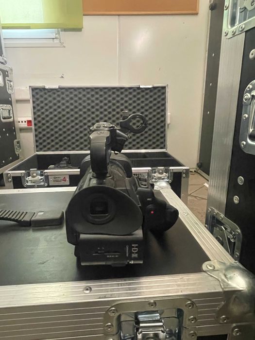 Kamera cyfrowa JVC GY-HM200E