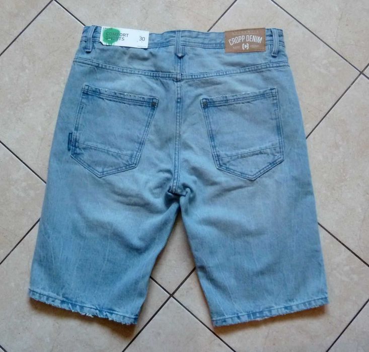 krótkie spodenki jeans poszarpane z dziurami, CRROP r. 30