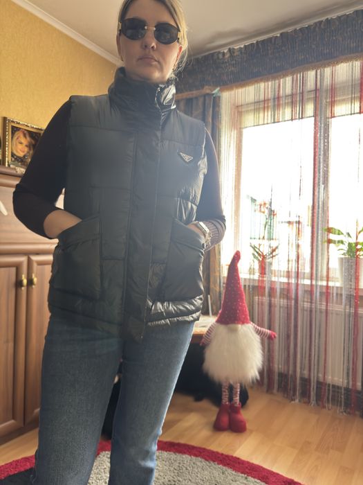 Желетка чорна Прада