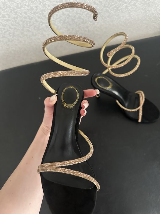 Босоножки новые 39 размер