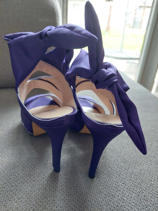 Buty szpilki Deni Cler 37 stan idealny
