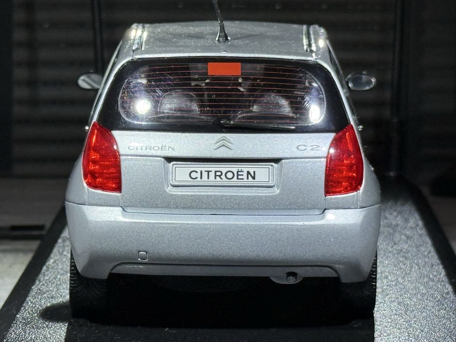 Citroen C2 1:18 welly [RARYTAS]