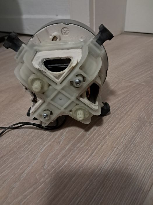 Мотор ,двигун,  до пилососа ровента . Rowenta.