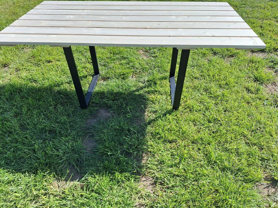 Sprzedam stół ogrodowy stól metalowe nogi