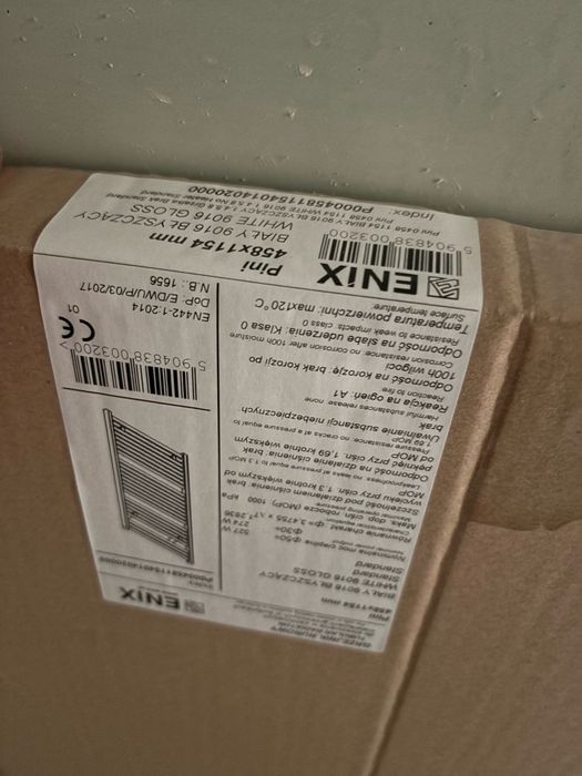 Grzejnik Enix Pini (P-412) 45,8x115,4 cm - biały błyszczący