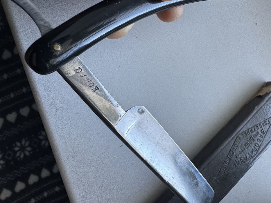 Опасна бритва волга