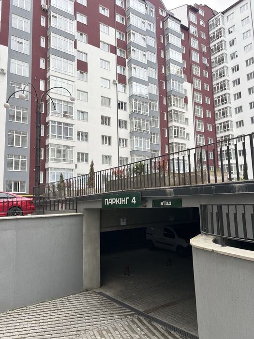 Здається в оренду гараж 25м у ЖК "Містечко Центральне" вул Височана 18