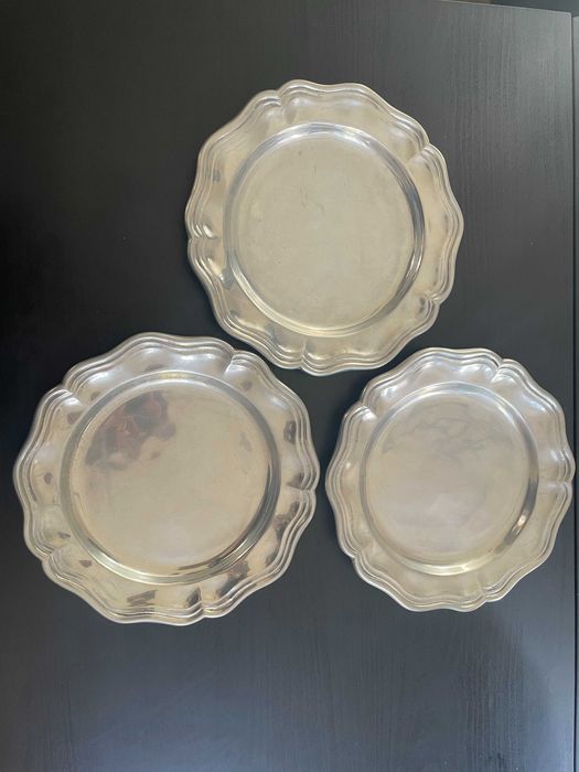 Conjunto de 7 pratos de estanho