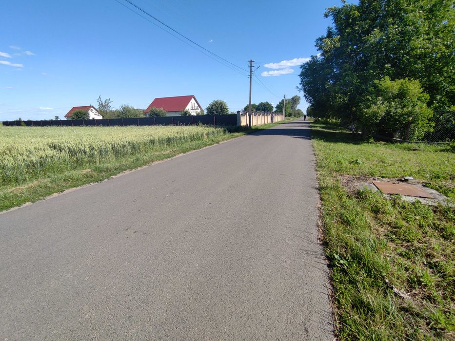Новий та якісний будинок, земельна ділянка 0,22 га, р-н с. Боратин!