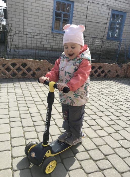 Самокат триколісний 84377 Best Scooter, складане алюмінієве кермо, 4цв